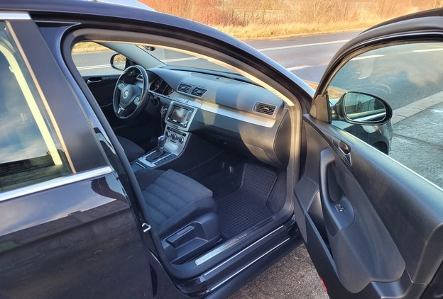 Volkswagen Passat cena 26000 przebieg: 265566, rok produkcji 2009 z Lipiany małe 79